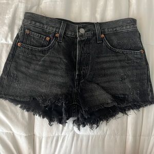 Black Levi’s 501 Jean Shorts W26